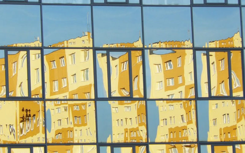 3 Signs You Need New Windows for Your Office Building