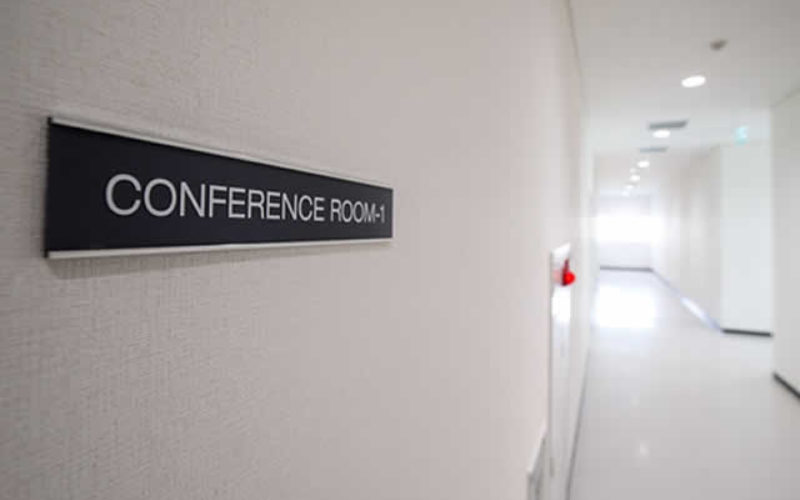 Conference Room Slider Signs: Tips to Choose Online Service Provider