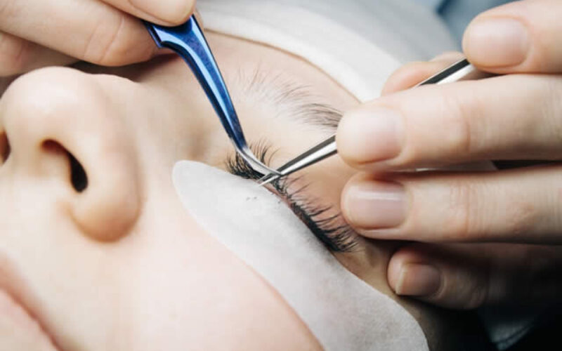 Steps To Becoming an Eyelash Technician