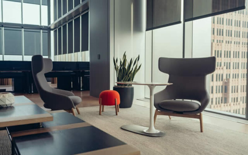 Balanced and Safe: Top Office Design Trends for 2021