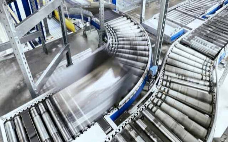 The Benefits of Adding Conveyors to Your Warehouse
