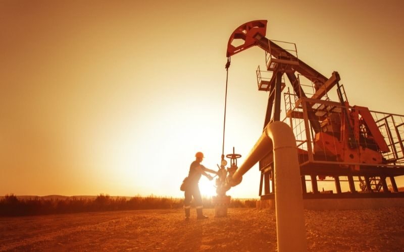 Safety Precautions To Take in the Oil and Gas Industry