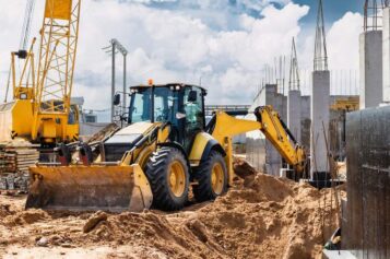 How To Get Your Heavy Construction Machinery Out of the Mud