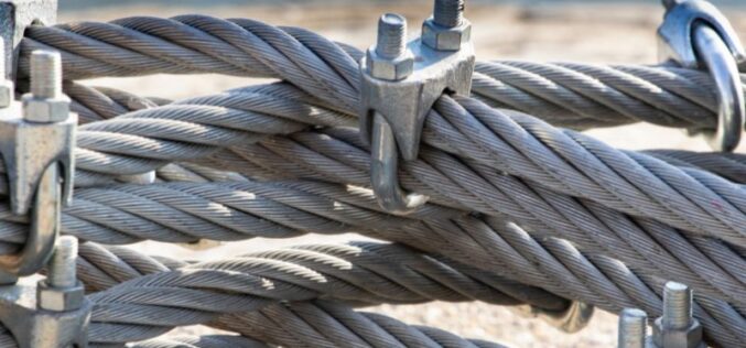 The Differences Between Wire Rope and Synthetic Slings