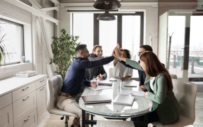 5 Benefits of Improving Your Company Culture