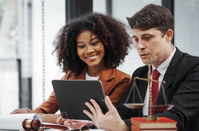 Understanding The Role And Impact Of Commercial Lawyers In Business