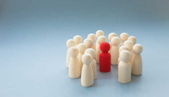 When to Outsource: A Complete Guide to Hiring Contractors