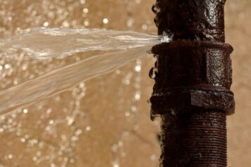 5 Reasons Your Business’s Pipes Suddenly Burst