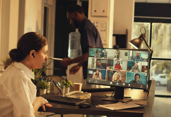 Mastering Hybrid Work for Small Businesses: Sustaining Productivity and Output