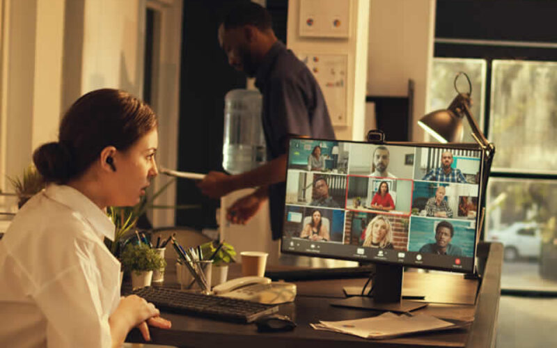 Mastering Hybrid Work for Small Businesses: Sustaining Productivity and Output